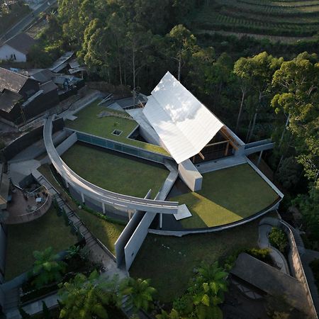 Sunsetfalls Gardens And Resort Magelang Eksteriør billede