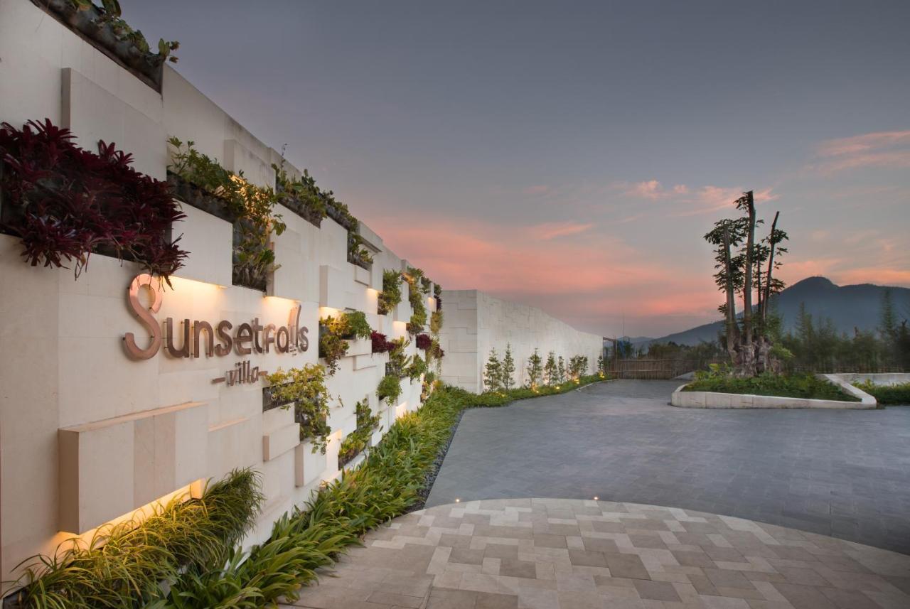 Sunsetfalls Gardens And Resort Magelang Eksteriør billede