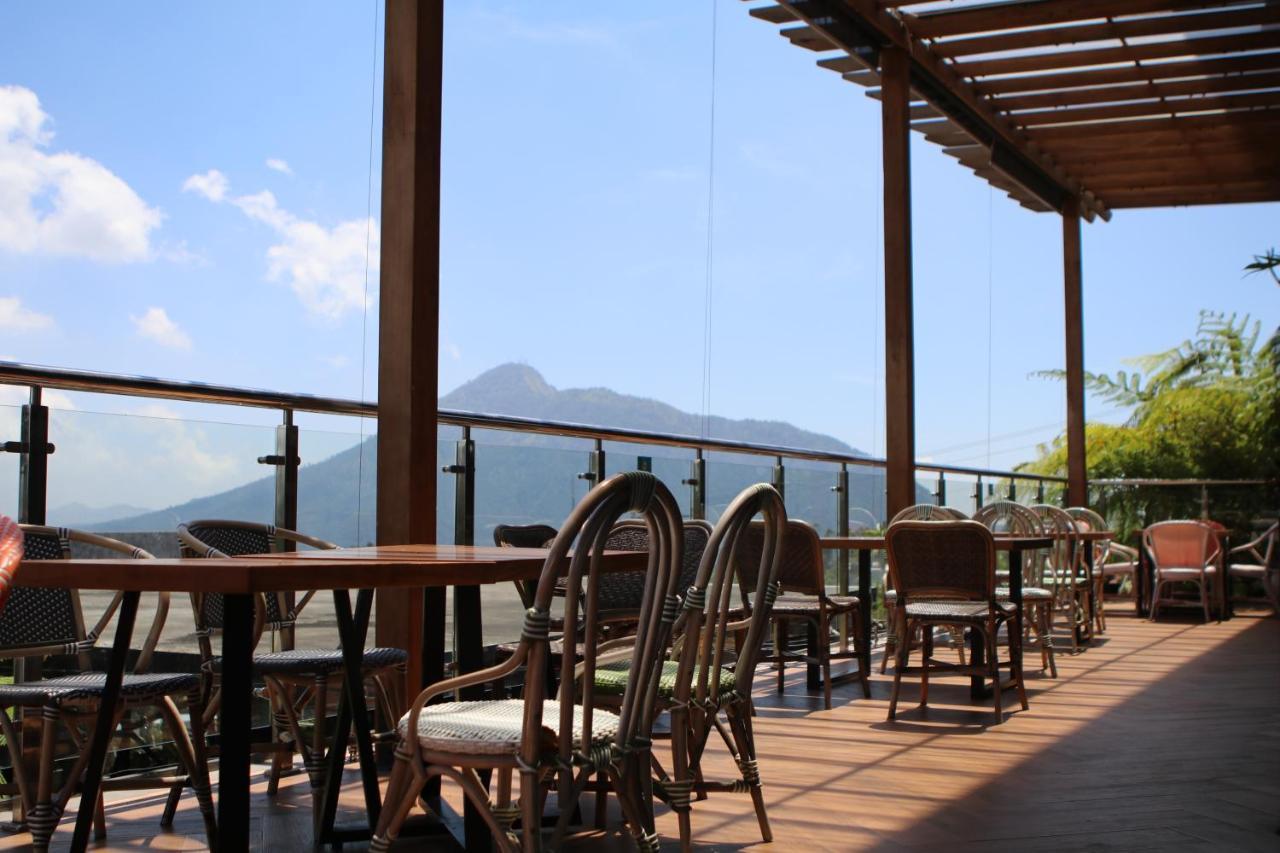 Sunsetfalls Gardens And Resort Magelang Eksteriør billede
